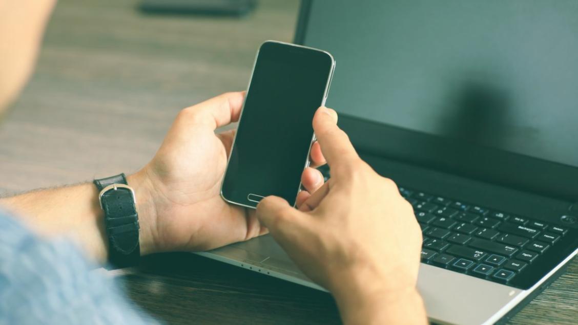 Teilnehmer während einer interaktiven Online-Lernveranstaltung